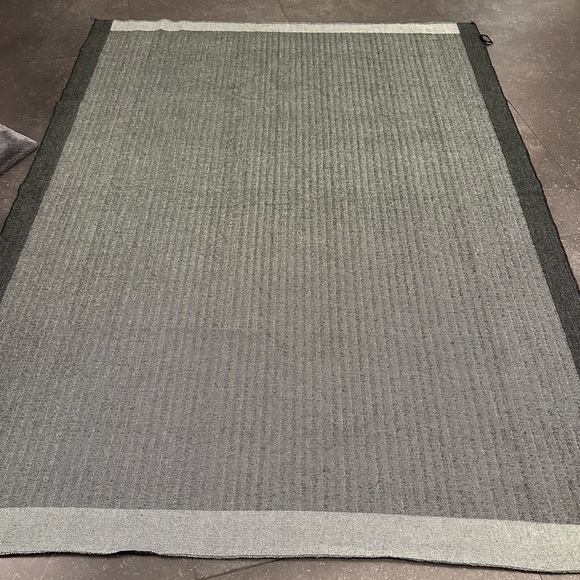 New Mercedes Benz throw blanket gray black - Picture 3 of 8